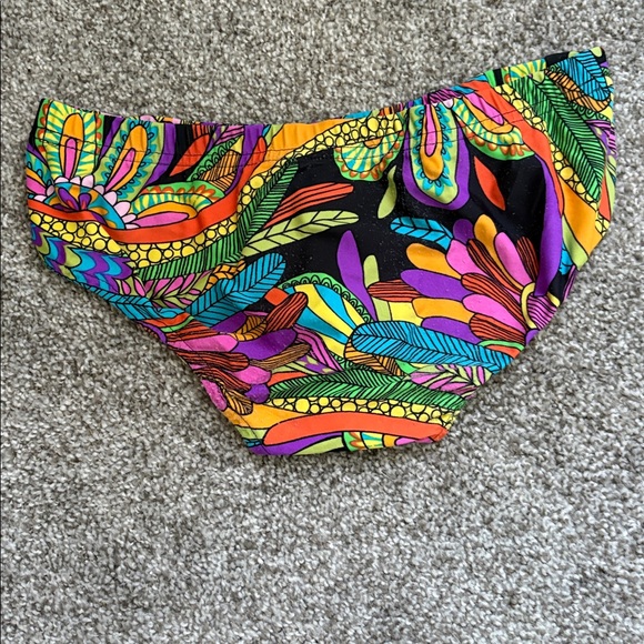 Colorful Patterned speedo - Picture 2 of 4